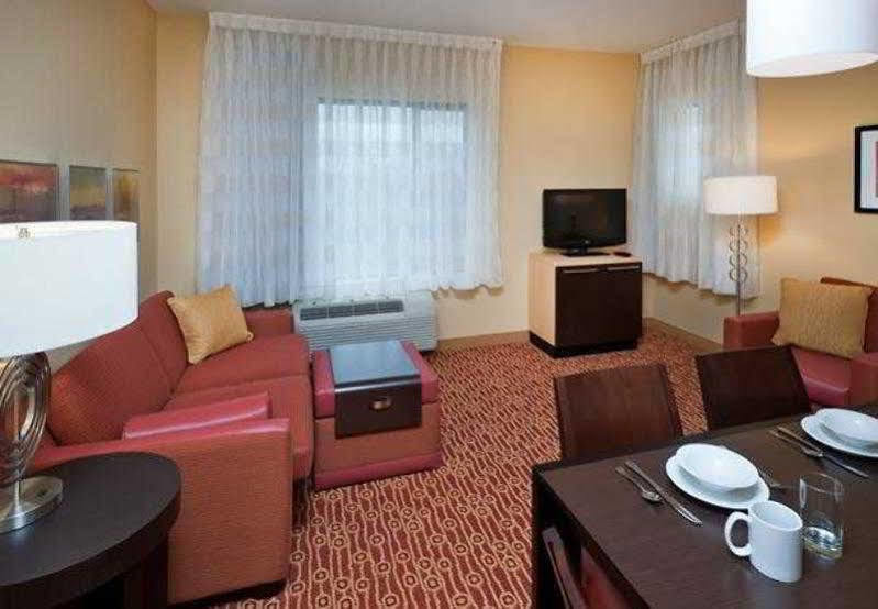 Towneplace By Marriott Airport Hotel 3*